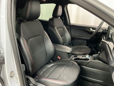 Used 2025 Ford Escape ST-Line Select w/ Tech Pack #1 AWD/4WD image 9