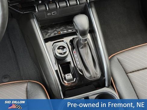 Used 2024 GMC Canyon AT4 w/ AT4 Premium Package AWD/4WD image 11