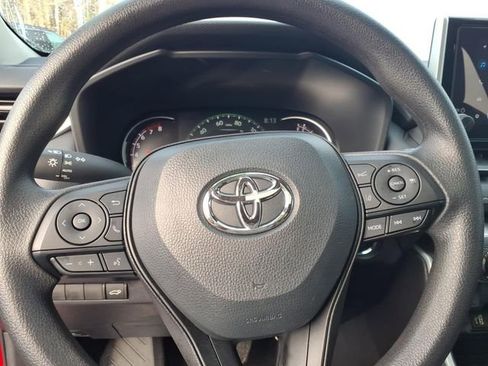 Used 2025 Toyota RAV4 XLE w/ Convenience Package image 23