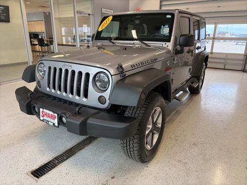 Used 2017 Jeep Wrangler Unlimited Rubicon w/ Connectivity Group AWD/4WD image 3