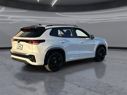 New 2026 Volkswagen Tiguan SE R-Line image 5