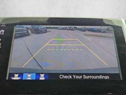 Used 2018 Honda Pilot Touring image 14