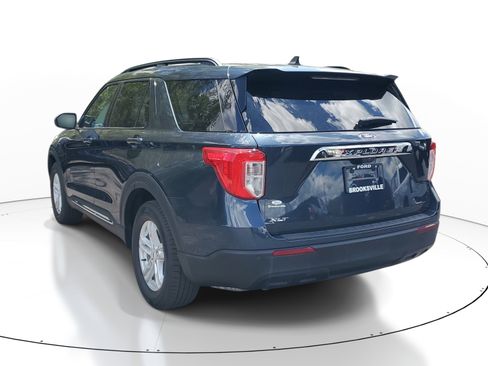 Used 2024 Ford Explorer XLT RWD image 4