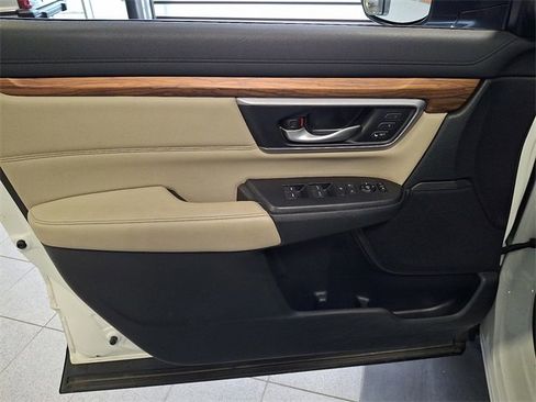 Used 2017 Honda CR-V Touring image 11