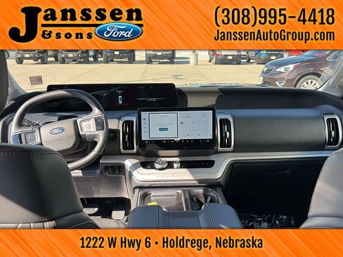 Used 2025 Ford Expedition Max Active AWD/4WD image 19