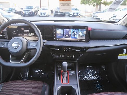 New 2026 Nissan Kicks SR w/ Illumination Package FWD image 13