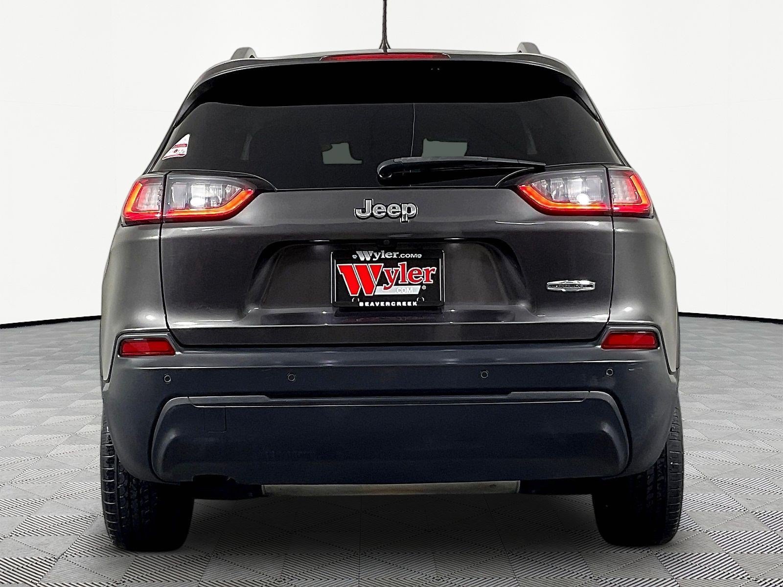Used 2020 Jeep Cherokee Latitude Plus FWD image 5