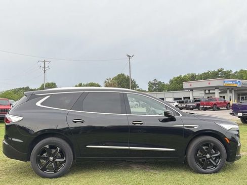 Used 2023 Buick Enclave Essence w/ Experience Buick Package FWD image 6
