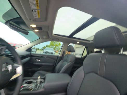 Used 2025 Honda Pilot Touring image 15
