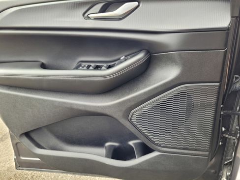 Used 2023 Jeep Grand Cherokee Altitude image 15