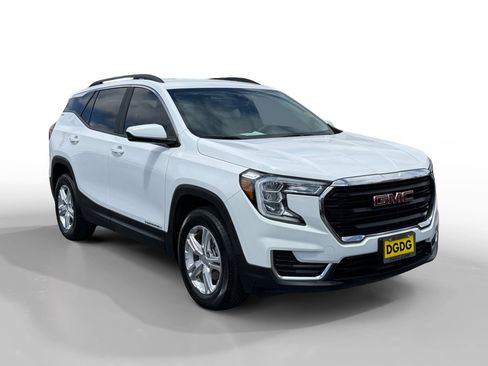 Used 2024 GMC Terrain SLE w/ Driver Convenience Package FWD image 7
