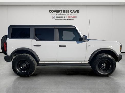 Used 2022 Ford Bronco Black Diamond image 11