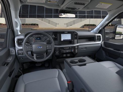 New 2025 Ford F550 4x4 Crew Cab image 31