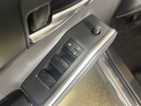 Certified 2024 Toyota Highlander XLE image 16