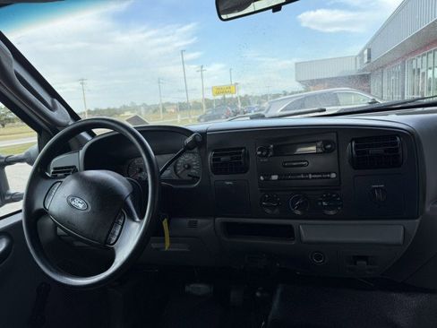 Used 2005 Ford F350 XL image 7