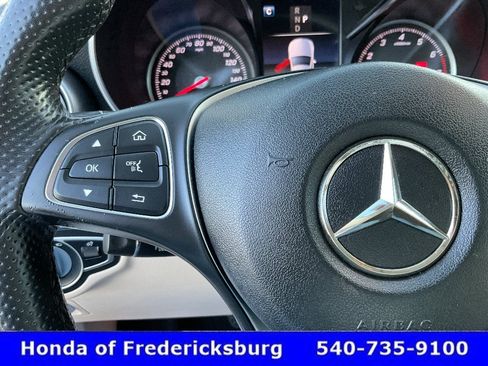 Used 2018 Mercedes-Benz GLC 300 4MATIC image 36