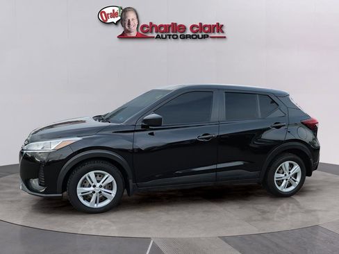 Used 2024 Nissan Kicks S image 1