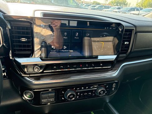 Used 2024 Chevrolet Silverado 1500 RST AWD/4WD image 18