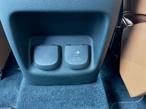 Used 2025 Genesis GV80 3.5T Prestige image 17