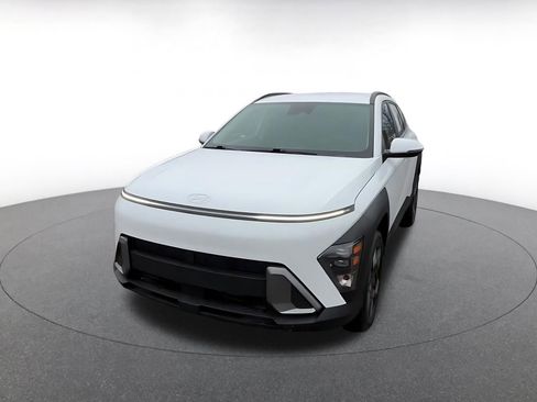 Used 2025 Hyundai Kona SEL image 8