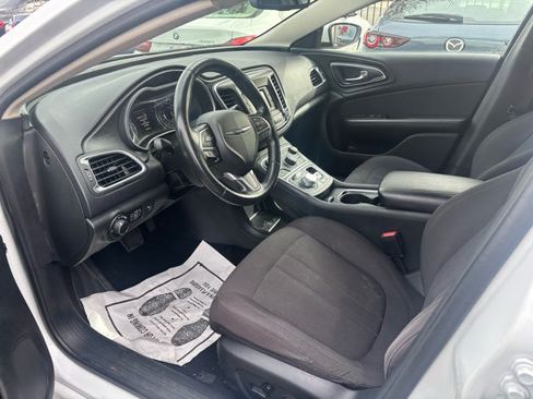 Used 2015 Chrysler 200 Limited w/ Convenience Group FWD image 7