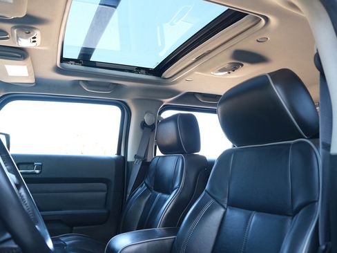 Used 2009 HUMMER H3T Alpha image 16