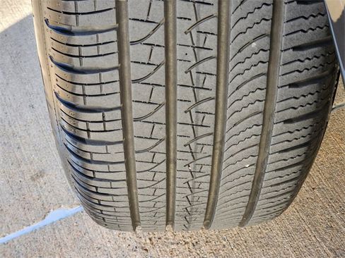 Used 2024 Land Rover Discovery Sport Dynamic SE image 11