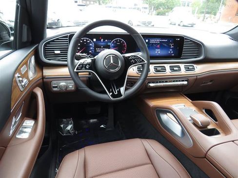Used 2025 Mercedes-Benz GLE 450 4MATIC image 10