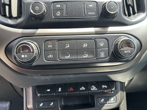 Used 2022 Chevrolet Colorado Z71 AWD/4WD image 18