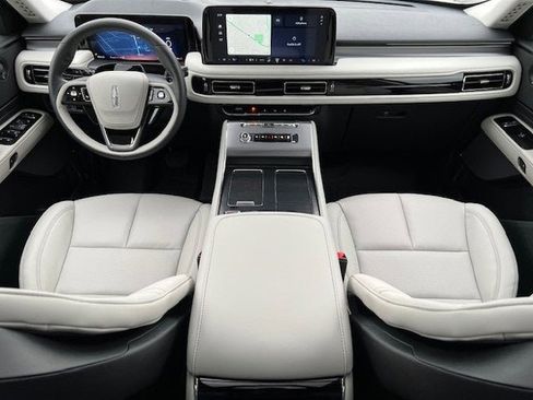 New 2026 Lincoln Aviator AWD image 25
