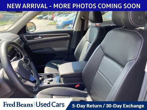 Used 2023 Volkswagen Atlas SE w/ Panoramic Sunroof Package image 9