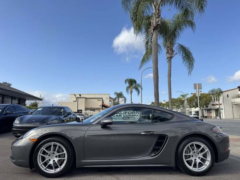 Used 2019 Porsche 718 Cayman RWD image 2