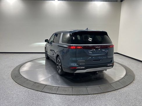 Used 2023 Kia Carnival EX FWD image 9
