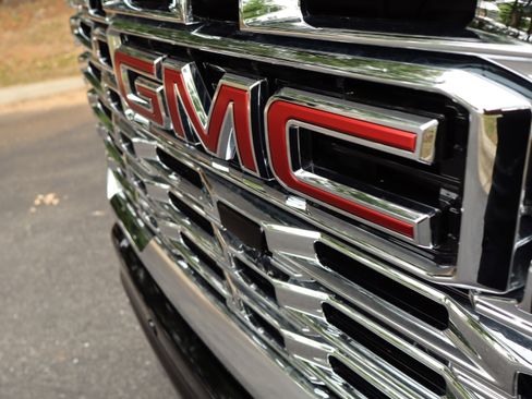 Used 2025 GMC Sierra 2500 Denali w/ Denali Reserve Package AWD/4WD image 56