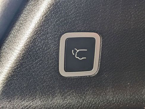 Certified 2021 Chrysler Pacifica Touring-L w/ S Appearance Package image 28