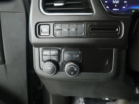 Used 2024 Chevrolet Tahoe LT image 9