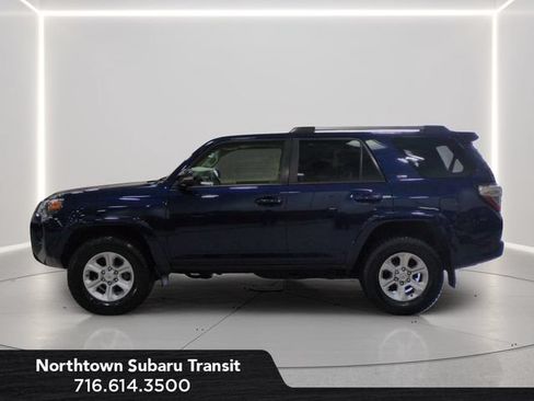 Used 2022 Toyota 4Runner SR5 Premium w/ Moonroof Package AWD/4WD image 2