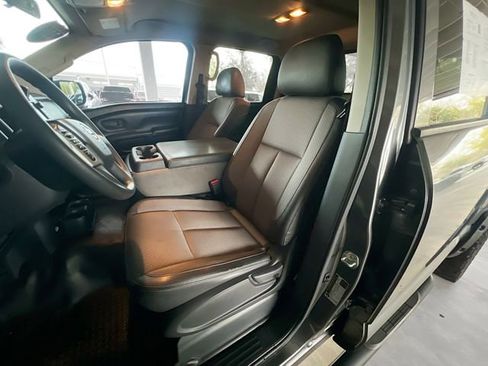 Used 2019 Nissan Titan S w/ S Utility Package image 9