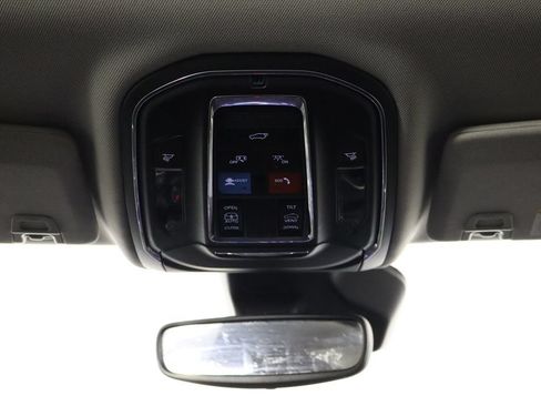 Used 2023 Jeep Grand Cherokee Laredo w/ Luxury Tech Group I AWD/4WD image 25