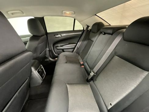 Used 2021 Chrysler 300 Touring w/ Sport Appearance Package image 7