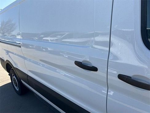 New 2025 Ford Transit 250 Low Roof RWD image 32