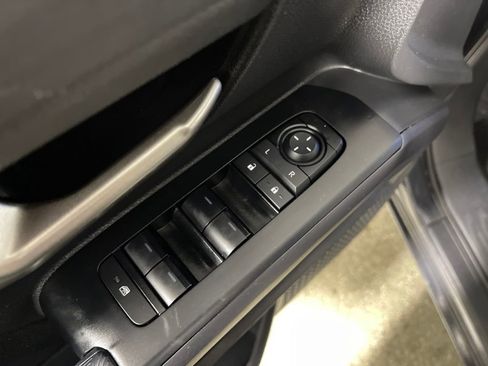 Certified 2025 Toyota Tacoma TRD Off-Road image 16