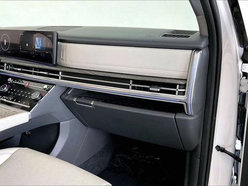 Used 2025 Hyundai Santa Fe Limited AWD/4WD image 20