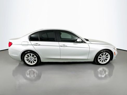 Used 2016 BMW 320i Sedan RWD image 4