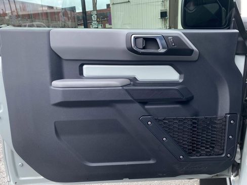 Used 2022 Ford Bronco Big Bend w/ Sasquatch Package image 13