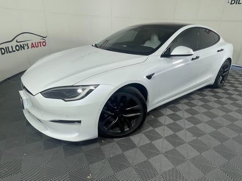 Used 2023 Tesla Model S Standard Range image 1