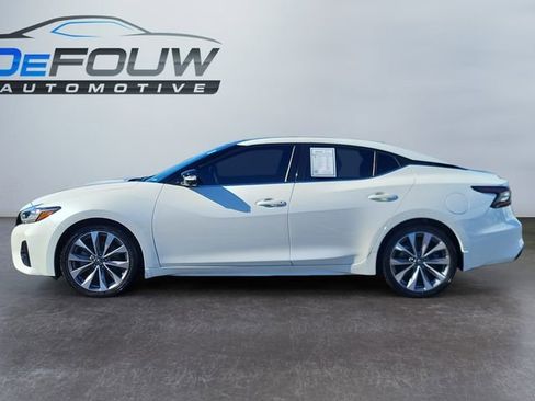 Used 2023 Nissan Maxima SR w/ Sport Mat Group image 6