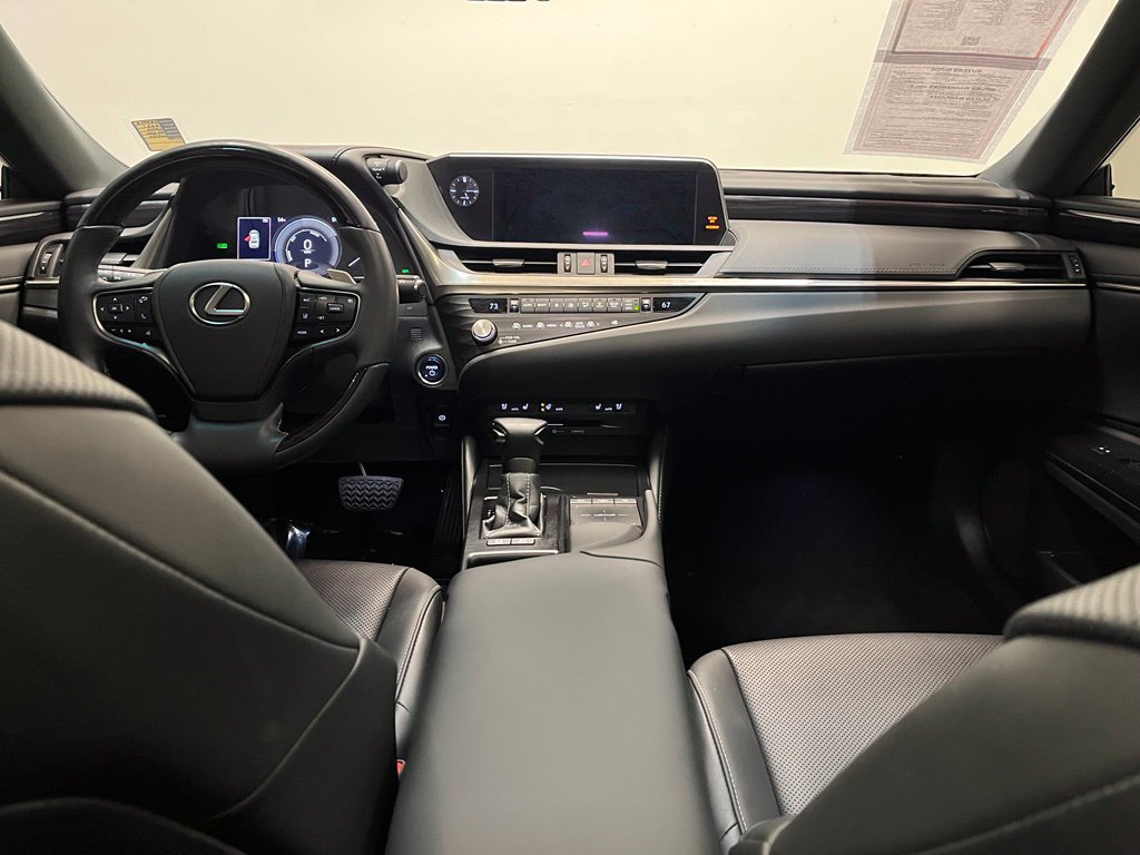 Used 2021 Lexus ES 300h w/ Premium Package FWD image 17