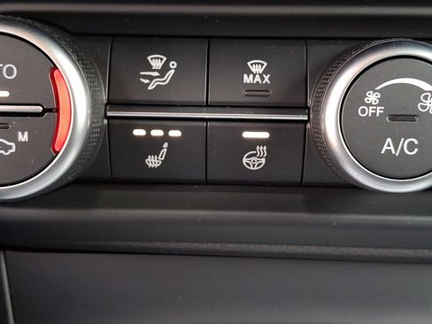 New 2025 Alfa Romeo Stelvio Sprint image 21