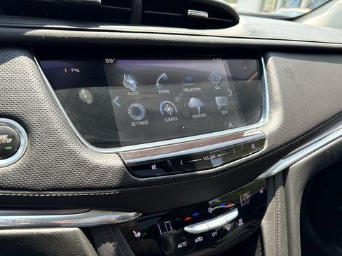 Used 2017 Cadillac XT5 Luxury w/ Driver Awareness Package FWD image 13
